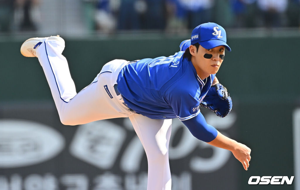 20일 부산 사직야구장에서 2026 신한 SOL KBO 리그 롯데 자이언츠와 삼성 라이온즈의 경기가 열렸다. 홈팀 롯데는 김태균이, 방문팀 삼성은 원태인이 선발 출전했다.삼성 라이온즈 선발 투수 원태인이 역투하고 있다. 2026.09.20 / foto0307@osen.co.kr