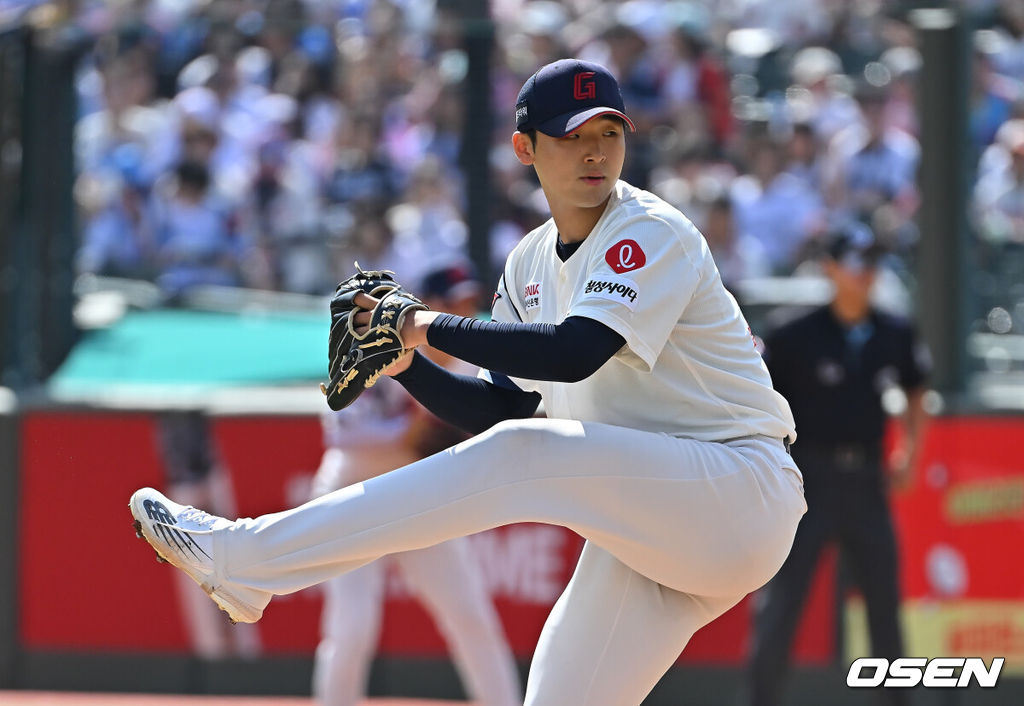 20일 부산 사직야구장에서 2026 신한 SOL KBO 리그 롯데 자이언츠와 삼성 라이온즈의 경기가 열렸다. 홈팀 롯데는 김태균이, 방문팀 삼성은 원태인이 선발 출전했다.롯데 자이언츠 선발 투수 김태균이 역투하고 있다. 2026.09.20 / foto0307@osen.co.kr