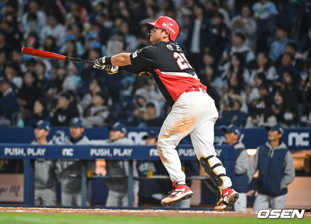 29일 창원NC파크에서 2026 신한 SOL KBO 리그 NC 다이노스와 KIA 타이거즈의 경기가 열렸다. 홈팀 NC는 구창모가, 방문팀 KT는 이의리가 선발 출전했다. KIA 타이거즈 한준수가 5회초 1사 우월 솔로 홈런을 치고 있다. 2026.04.29 / foto0307@osen.co.kr