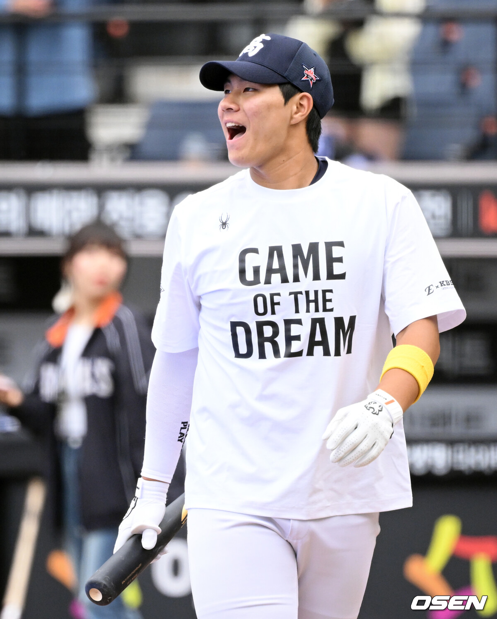 제4회 한화이글스배 고교vs대학 올스타전에 앞서 홈런더비 예선전이 8일 대전한화생명볼파크에서 열렸다.고교 올스타는 18세 이하 청소년 대표팀을 맡고 있는 덕수고 정윤진 감독이 지휘한다. 대학 올스타는 23세 이하 대표팀 사령탑인 성균관대 이연수 감독이 이끈다. 양 팀 선수단은 프로 10개 구단 스카우트팀장들의 협의를 통해 선발됐다.경남고 이호민이 홈런더비 예선전을 마친 뒤 아쉬워하고 있다. 2026.06.08 /cej@osen.co.kr