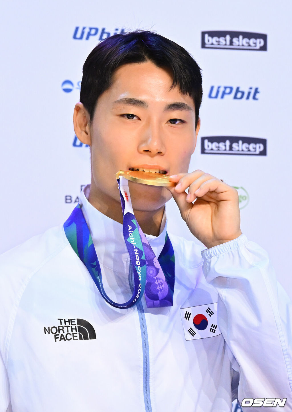 21일 일본 나고야 코리아하우스에서 남자 여자 근대5종, 테크볼 금메달리스트 기자회견이 진행됐다.이날 행사에는 김성진 총감독과 이종현, 서창완, 전웅태, 성승민, 테크볼 이준석, 이용섭 감독이 참석했다. 테크볼 금메달리스트 이준석이 포즈를 취하고 있다. 2026.09.21 / soul1014@osen.co.kr