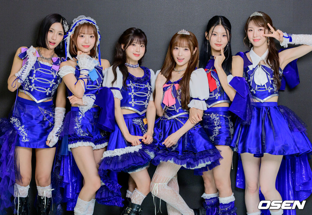 걸그룹 라잇썸(상아, 초원, 나영, 히나, 주현, 유정)이 22일 서울 성동구 큐브 엔터테인먼트 사옥에서 일본 데뷔 앨범 발매 인터뷰를 가졌다.올해 데뷔 5주년을 맞은 라잇썸(LIGHTSUM)이 일본 데뷔에 나서며 2년 만에 완전체로 돌아온다. 지난 16일 짝사랑의 설렘을 담은 타이틀곡 'どうして(Doshite)'를 선공개한 라잇썸은 다큐멘터리 'Re:Idol'로 2년 만의 치열한 도전기를 보여줬으며, 23일 미니 앨범을 정식 발매하고 주요 도시 프로모션과 대규모 페스티벌 무대에 오르는 등 본격적인 글로벌 행보에 박차를 가할 예정이다.라잇썸이 포즈를 취하고 있다. / jpnews@osen.co.kr