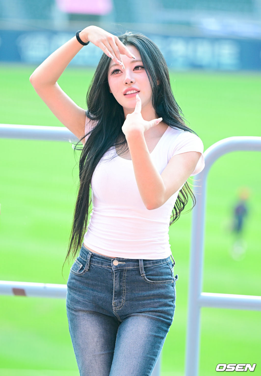 상큼 미모 뽐내며 리허설 펼치는 KIA 김민서 치어리더.