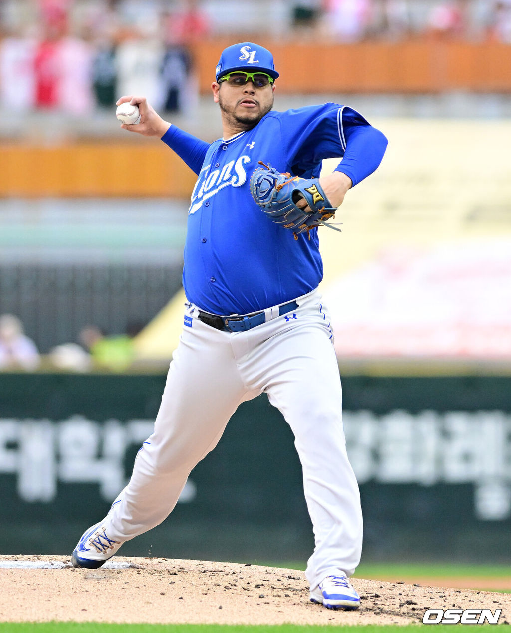 24일 인천 SSG랜더스필드에서 ‘2026 신한은행 SOL Bank KBO리그’ SSG 랜더스와 삼성 라이온즈의 경기가 열렸다.SSG은 김민준, 삼성은 후라도를 선발로 내세웠다.1회말 삼성 후라도가 역투하고 있다. 2026.09.24 / jpnews@osen.co.kr