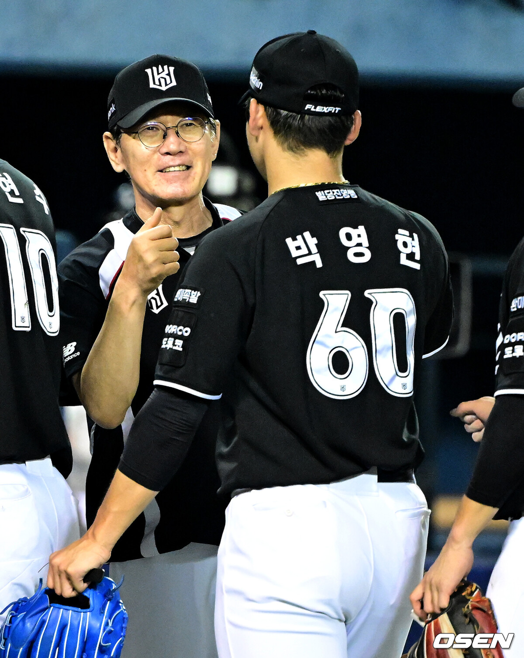 KT 이강철 감독과 박영현./OSEN DB