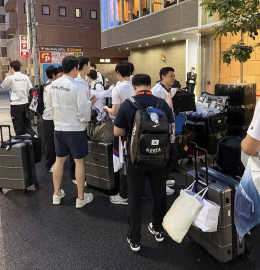 [사진] 버스노쇼로 고생한 남자농구대표팀