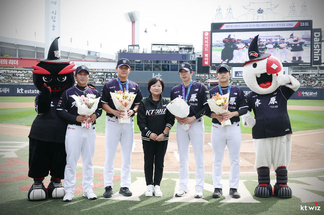 KT 위즈 제공
