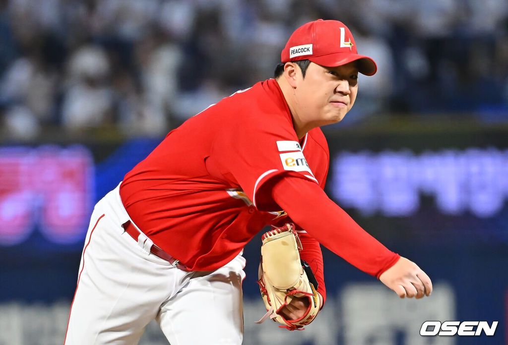 17일 창원NC파크에서 2026 신한 SOL KBO 리그 NC 다이노스와 SSG 랜더스의 경기가 열렸다. 홈팀 NC는 라일리가, 방문팀 SSG는 이로운이 선발 출전했다. SSG 랜더스 선발투수 이로운이 역투하고 있다. 2026.09.17 / foto0307@osen.co.kr
