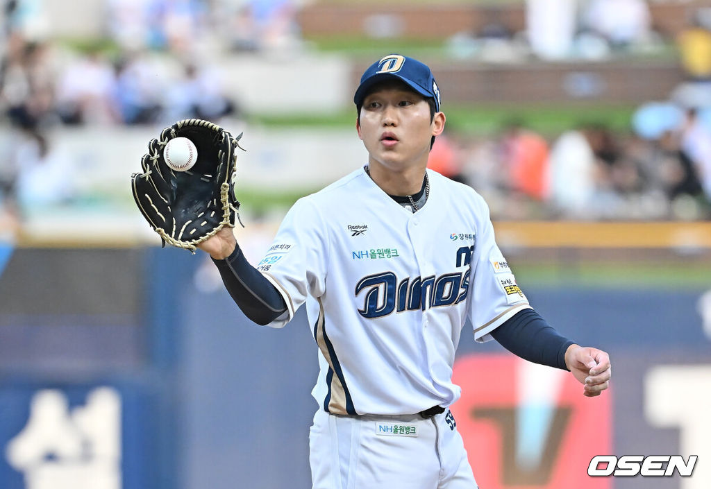 29일 창원NC파크에서 2026 신한 SOL KBO 리그 NC 다이노스와 롯데 자이언츠의 경기가 열렸다. 홈팀 NC는 구창모가, 방문팀 롯데는 박세웅이 선발 출전했다. NC 다이노스 선발투수 구창모가 볼을 받고 있다. 2026.05.29 / foto0307@osen.co.kr