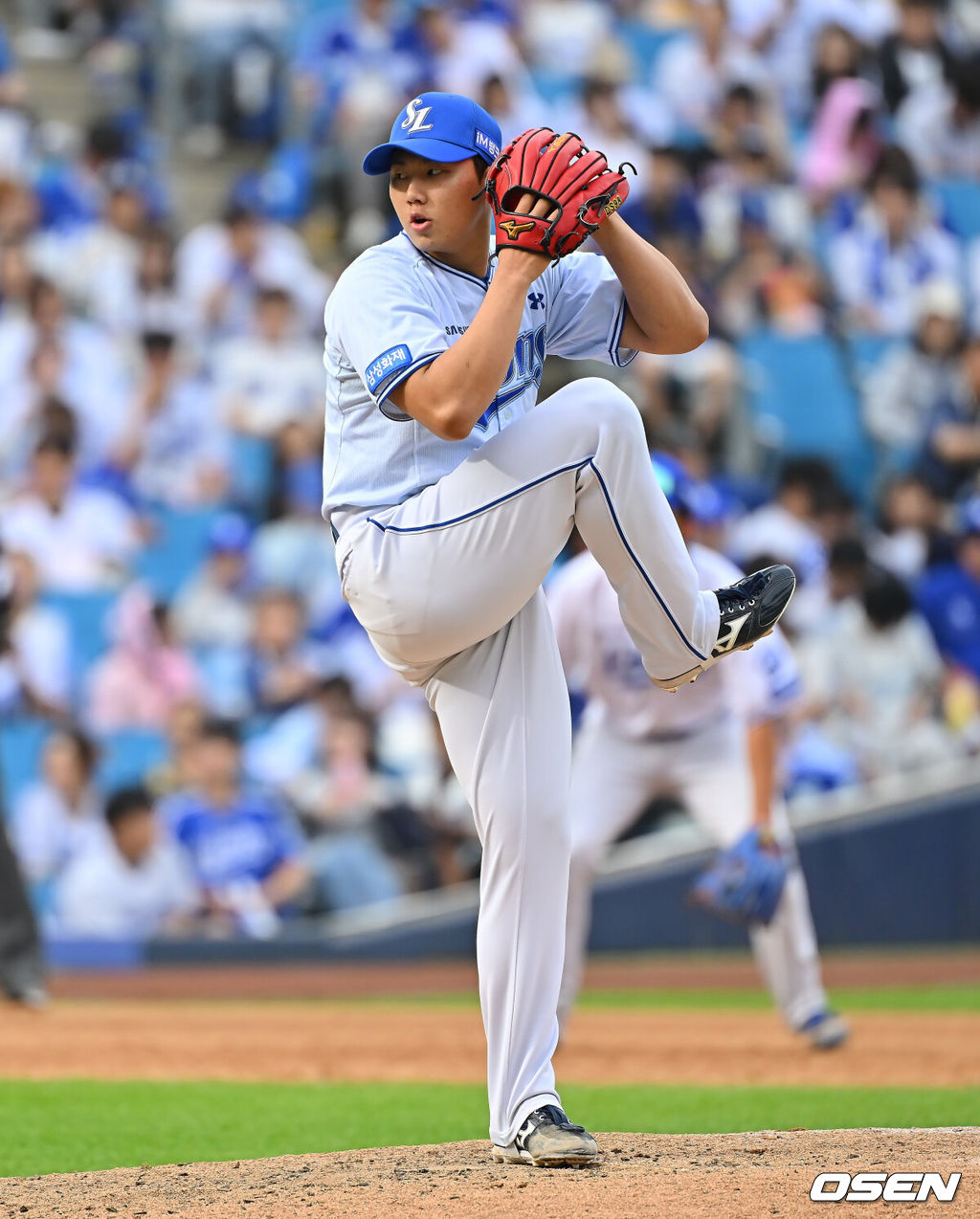3일 대구삼성라이온즈파크에서 2026 신한 SOL KBO 리그 삼성 라이온즈와 두산 베어스의 경기가 열렸다. 홈팀 삼성은 최원태가, 방문팀 두산은 최승용이 선발 출전했다. 삼성 라이온즈 배찬승이 역투하고 있다. 2026.10.03 / foto0307@osen.co.kr