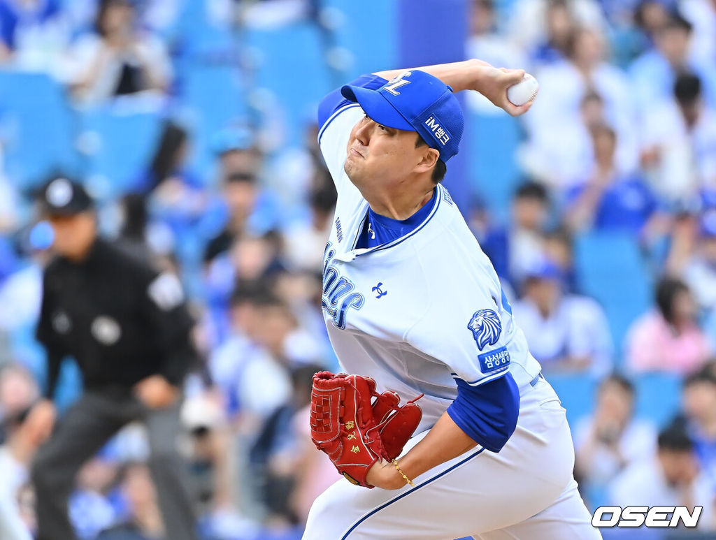 3일 대구삼성라이온즈파크에서 2026 신한 SOL KBO 리그 삼성 라이온즈와 두산 베어스의 경기가 열렸다. 홈팀 삼성은 최원태가, 방문팀 두산은 최승용이 선발 출전했다. 삼성 라이온즈 김태훈이 역투하고 있다. 2026.10.03 / foto0307@osen.co.kr