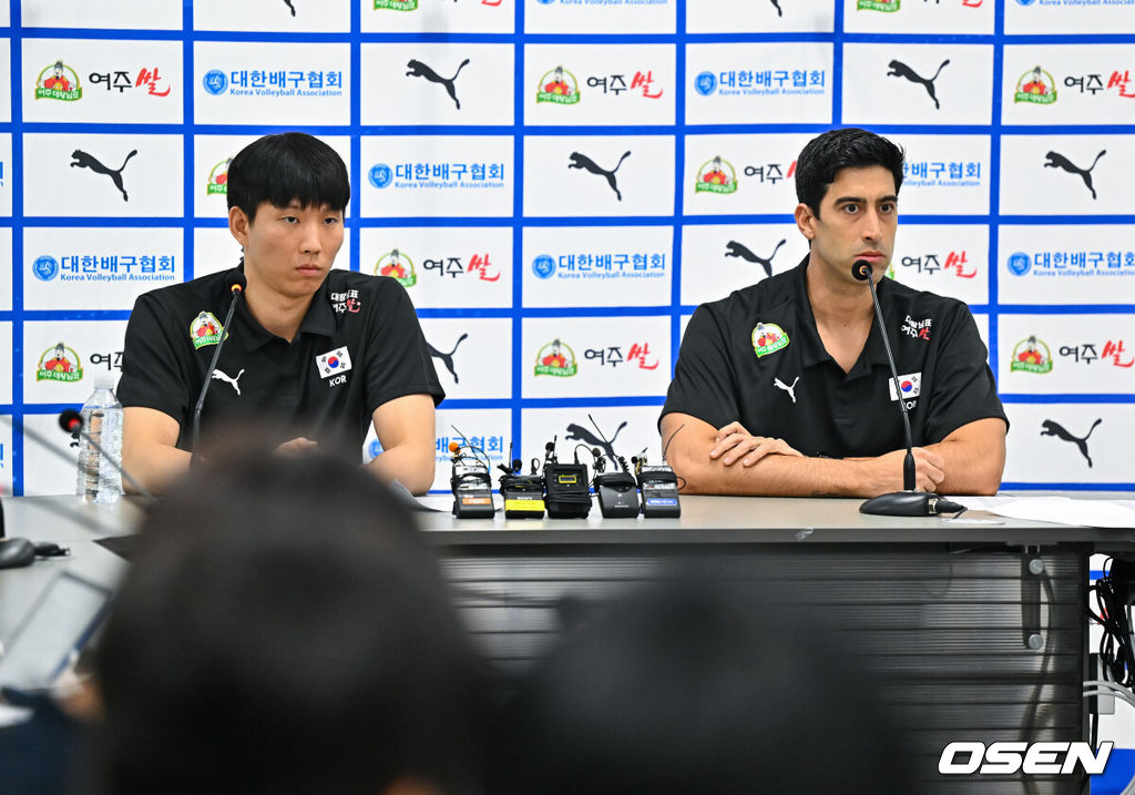 20일 오후 서울 송파구 방이동 올림픽회관에서 배구 국가대표팀 기자회견이 진행됐다. 황택의와 이싸나예 라미레스 감독이 질문에 답하고 있다. 2025.05.20 / soul1014@osen.co.kr
