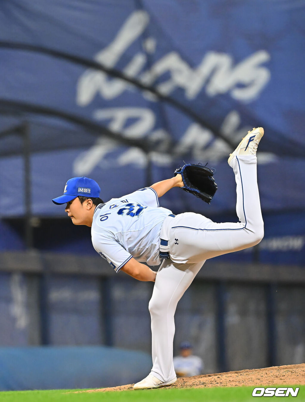 1일 대구삼성라이온즈파크에서 2026 신한 SOL KBO 리그 삼성 라이온즈와 한화 이글스의 경기가 열렸다. 홈팀 삼성은 원태인이, 방문팀 한화는 황준서가 선발 출전했다. 삼성 라이온즈 이승민이 역투하고 있다. 2026.10.01 / foto0307@osen.co.kr