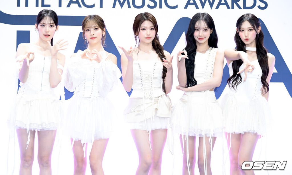 2026 더팩트 뮤직 어워즈(TMA) 레드카펫 행사가 19일 부산 아시아드 주경기장에서 열렸다.‘2026 더팩트 뮤직 어워즈’에는 라이즈(RIIZE), 리센느(RESCENE), 싸이커스(xikers), 아이딧(IDID), 아일릿(ILLIT), 알파드라이브원(ALPHA DRIVE ONE), 에반(EVAN), 에이티즈(ATEEZ), 엔믹스(NMIXX), 올데이 프로젝트(ALLDAY PROJECT), 임영웅, 최예나, 코르티스(CORTIS), 클로즈 유어 아이즈(CLOSE YOUR EYES), 키키(KiiiKiii), 트레저(TREASURE), 트리플에스(tripleS)가 출연한다.리센느가 포즈를 취하고 있다. 2026.09.18 /cej@osen.co.kr