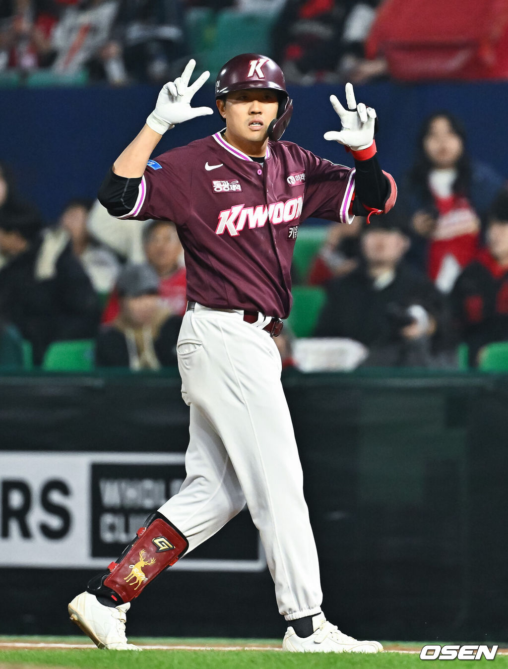 2일 오후 인천 SSG랜더스필드에서 2026 신한 SOL KBO리그 SSG 랜더스와 키움 히어로즈의 경기가 진행됐다.이날 SSG는 최민준을, 키움은 정현우를 선발투수로 내세웠다. 9회초 2사 1,2루 키움 오선진이 1타점 적시타를 날린뒤 세리머니를 하고 있다. 2026.04.02 / soul1014@osen.co.kr