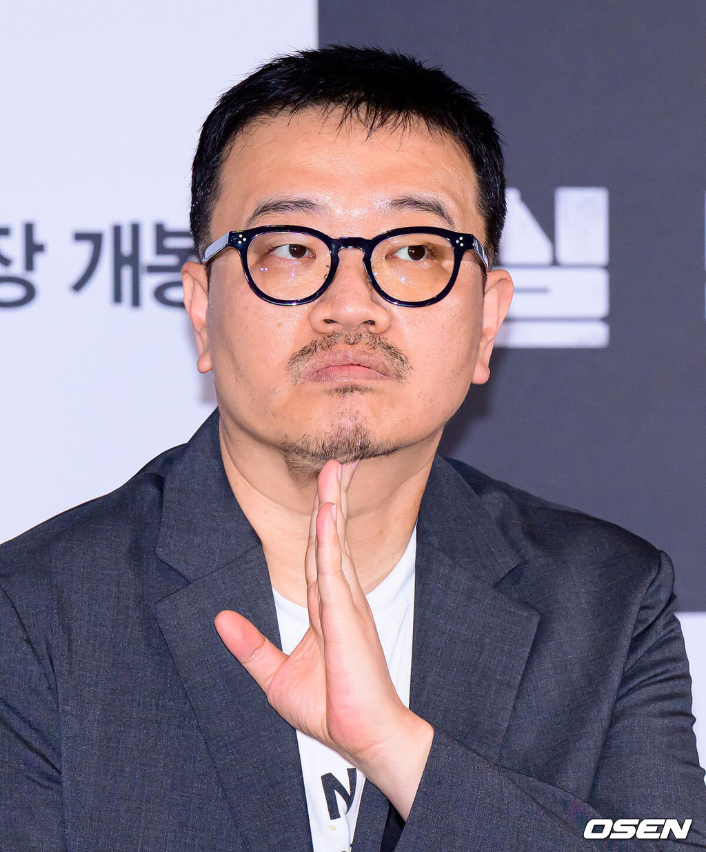 영화 '실낙원' 언론 시사회 및 기자간담회가 12일 서울 CGV용산아이파크몰에서 열렸다.‘실낙원’은 9년 전 캠핑스쿨 버스 실종 사건으로 아들을 잃은 엄마 류소영에게 죽은 줄 알았던 아들 류선우가 돌아오면서 벌어지는 이야기를 그린 심리 스릴러다.연상호 감독이 간담회를 하고 있다. 2026.10.12 / jpnews@osen.co.kr