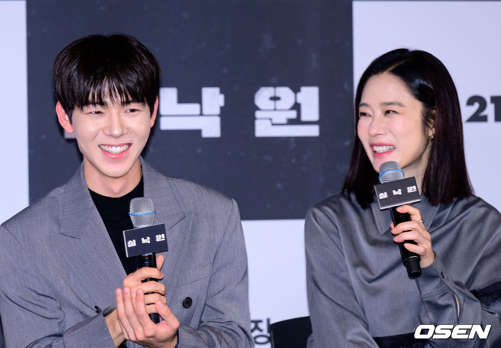 영화 '실낙원' 언론 시사회 및 기자간담회가 12일 서울 CGV용산아이파크몰에서 열렸다.‘실낙원’은 9년 전 캠핑스쿨 버스 실종 사건으로 아들을 잃은 엄마 류소영에게 죽은 줄 알았던 아들 류선우가 돌아오면서 벌어지는 이야기를 그린 심리 스릴러다.배우 배현성, 김현주가 간담회를 하고 있다. 2026.10.12 / jpnews@osen.co.kr
