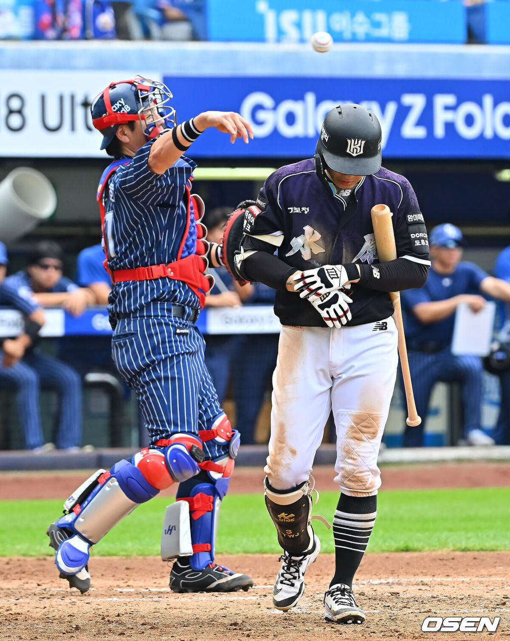 11일 대구삼성라이온즈파크에서 2026 신한 SOL KBO 리그 삼성 라이온즈와 KT 위즈의 경기가 열렸다. 홈팀 삼성은 후라도가, 방문팀 KT는 고영표가 선발 출전했다. KT 위즈 최원준이 4회초 1사 1루 볼넷을 얻어내고 있다. 2026.10.11 / foto0307@osen.co.kr