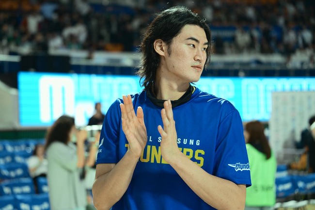 [사진] 장발 임동언 / KBL