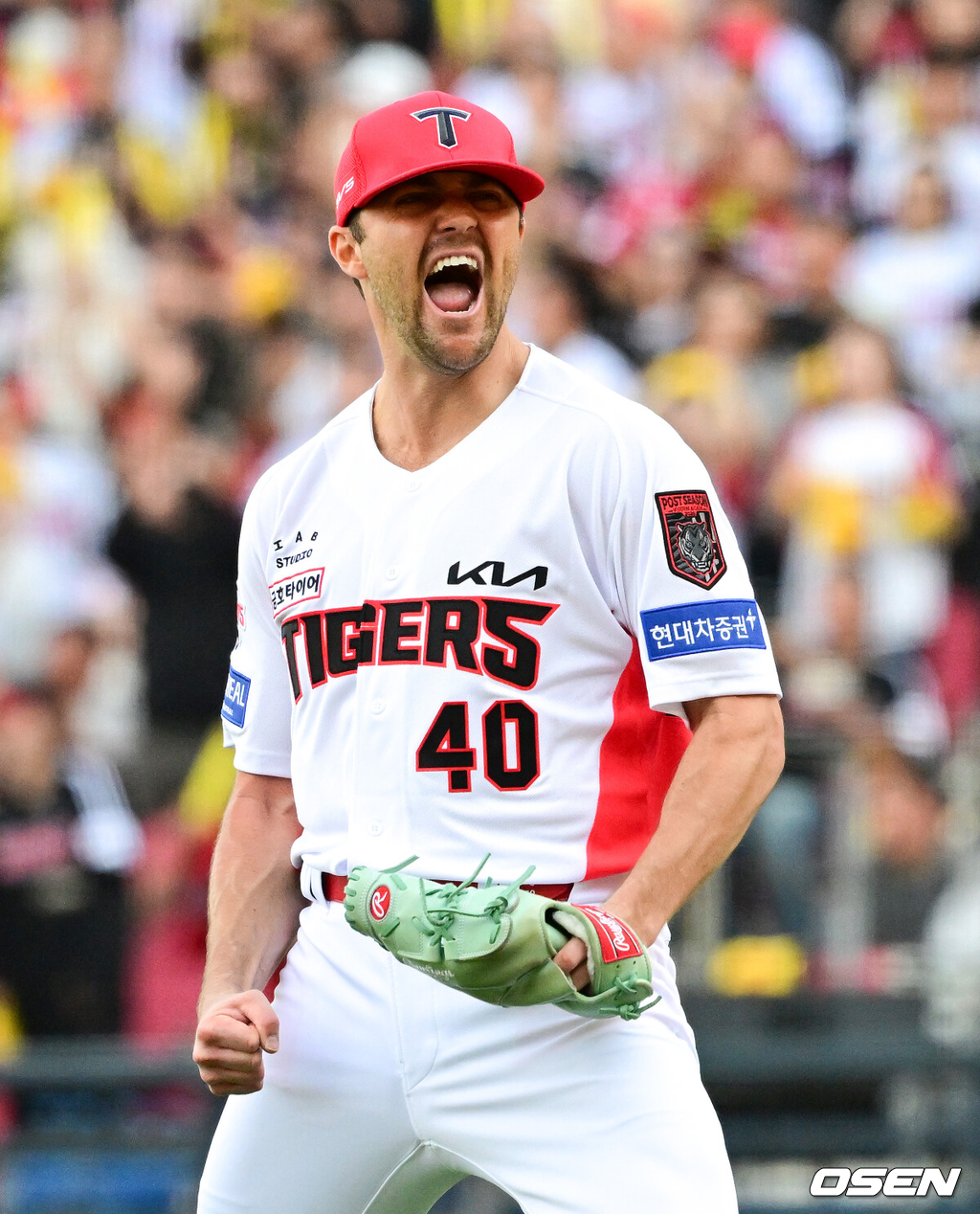 17일 광주-기아 챔피언스 필드에서 ‘2026 신한 SOL KBO 준플레이오프’ 1차전 KIA 타이거즈와 LG 트윈스의 경기가 열렸다.KIA는 올 시즌 79승 2무 63패 승률 .556 리그 3위를 기록했다. LG는 78승 1무 65패 승률 .545 리그 4위다. 상대전적에서는 KIA가 9승 7패로 앞선다. 가을야구 맞대결은 2016년 와일드카드 결정전 이후 10년 만이다.6회초 1사 1,2루에서 KIA 네일이 LG 문보경을 2루 땅볼 병살로 처리하며 포효하고 있다. 2026.10.17 / jpnews@osen.co.kr