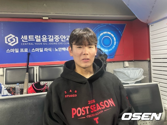 KIA 성영타이 준플레이오프 2차전에서 홀드를 기록하고 인터뷰에 응하고 있다./OSEN DB