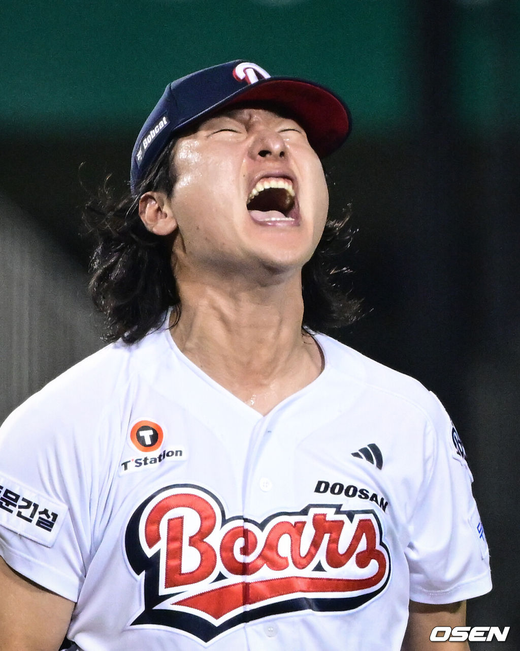 23일 서울 잠실야구장에서 2026 신한 SOL KBO리그 두산 베어스와 롯데 자이언츠의 경기가 열렸다.두산은 곽빈, 롯데는 박세웅이 선발로 나섰다.7회초 무실점으로 이닝을 마친 두산 곽빈이 포효하고 있다. 2026.08.23 /cej@osen.co.kr