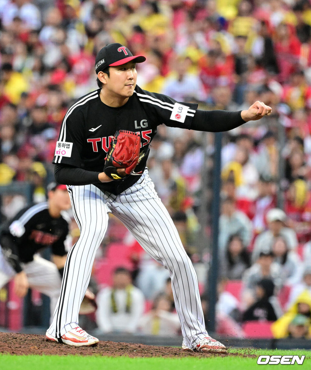 18일 광주-기아챔피언스필드에서 2026 신한 SOL KBO 준플레이오프 2차전 KIA 타이거즈와 LG 트윈스의 경기가 열렸다. 홈팀 KIA는 올러가, 방문팀 LG는 임찬규가 선발 출전했다.6회말 LG 손주영이 역투하고 있다. 2026.10.18 / jpnews@osen.co.kr