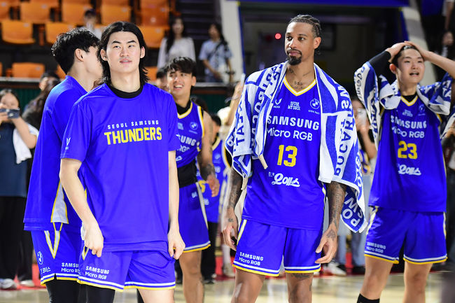 [사진] 개막 후 6연승의 삼성 / KBL