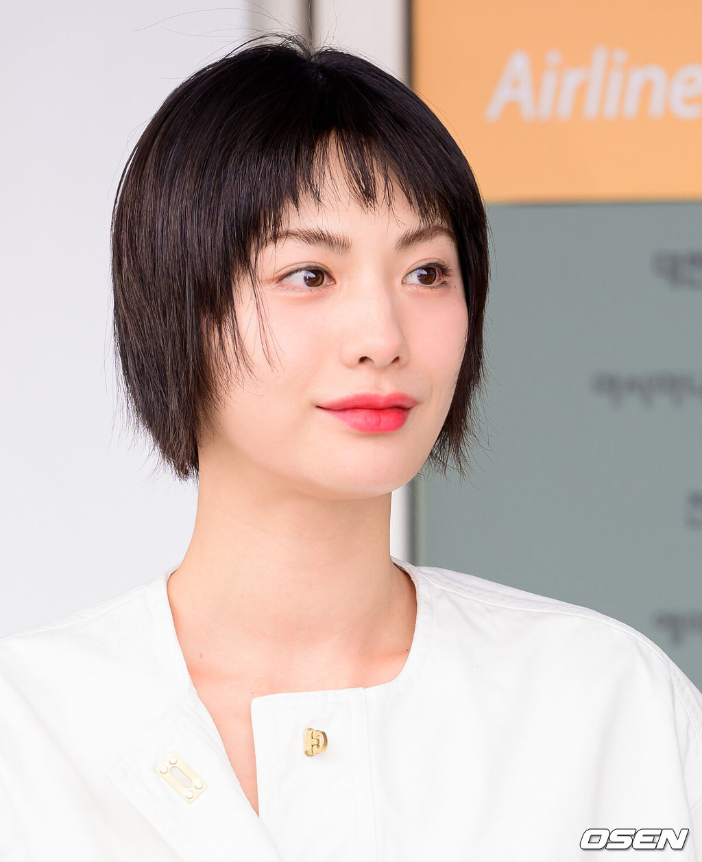 배우 나나가 24일 해외 일정에 참석하기 위해 인천국제공항을 통해 이탈리아 밀라노로 출국했다.나나는 럭셔리 브랜드 패션쇼에 참석할 예정이다. 배우 나나가 출국장으로 향하고 있다. 2026.09.24 / jpnews@osen.co.kr