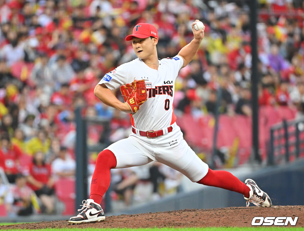 18일 광주-기아챔피언스필드에서 2026 신한 SOL KBO 준플레이오프 2차전 KIA 타이거즈와 LG 트윈스의 경기가 열렸다.홈팀 KIA는 올러가, 방문팀 LG는 임찬규가 선발 출전했다.KIA 타이거즈 곽도규가 역투하고 있다. 2026.10.18 / foto0307@osen.co.kr