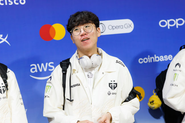 라이엇 게임즈 플리커.