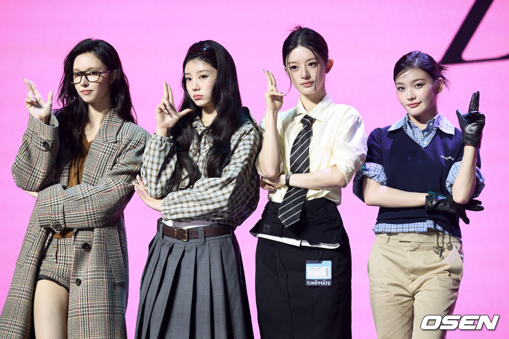아일릿 미니 5집 'BREAK EVEN’ 발매 기념 미디어 쇼케이스가 26일 서울 용산구 블루스퀘어 우리WON뱅킹홀에서 열렸다.아일릿은 26일 오후 6시 각종 온라인 음원 사이트를 통해 미니 5집 ‘BREAK EVEN’의 전곡 음원과 타이틀곡 ‘체포하겠어’ 뮤직비디오를 전격 공개한다. 아일릿이 포즈를 취하고 있다. 2026.10.26 /cej@osen.co.kr