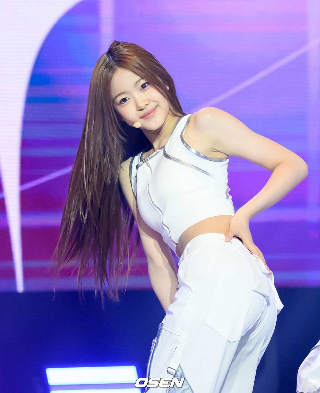 20일 오후 서울 상암동 SBS프리즘타워에서 SBS LIFE ‘THE SHOW(더쇼)’ 생방송이 진행됐다.이날 YS Block, CODE ZiGU(코드지구), 희재 (SEVENUS), FLARE U (플레어유), 유주(여자친구), A2O SOUL, A2O LITE, V01D(보이드), MODYSSEY(모디세이), KO1KEYZ, 해나 (HAENA), X:IN(엑신), hrtz.wav(하츠웨이브), 로시(Rothy) 등이 무대에 올라 멋진 퍼포먼스를 선보였다.그룹 A2O LITE 아이찡이 무대를 펼치고 있다. 2026.10.20 /sunday@osen.co.kr