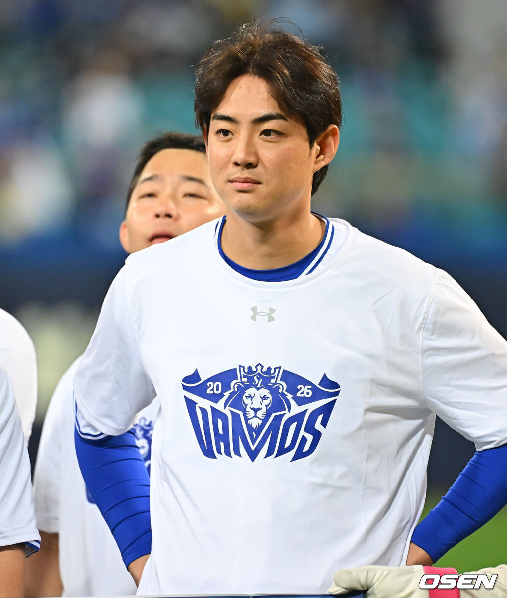 12일 대구삼성라이온즈파크에서 2026 신한 SOL KBO 리그 삼성 라이온즈와 KT 위즈의 경기가 열렸다. 홈팀 삼성은 양창섭이, 방문팀 KT는 소형준이 선발 출전했다. 삼성 라이온즈 구자욱이 시즌 마지막 경기를 마치고 팬들에게 인사를 하고 있다. 2026.10.12 / foto0307@osen.co.kr