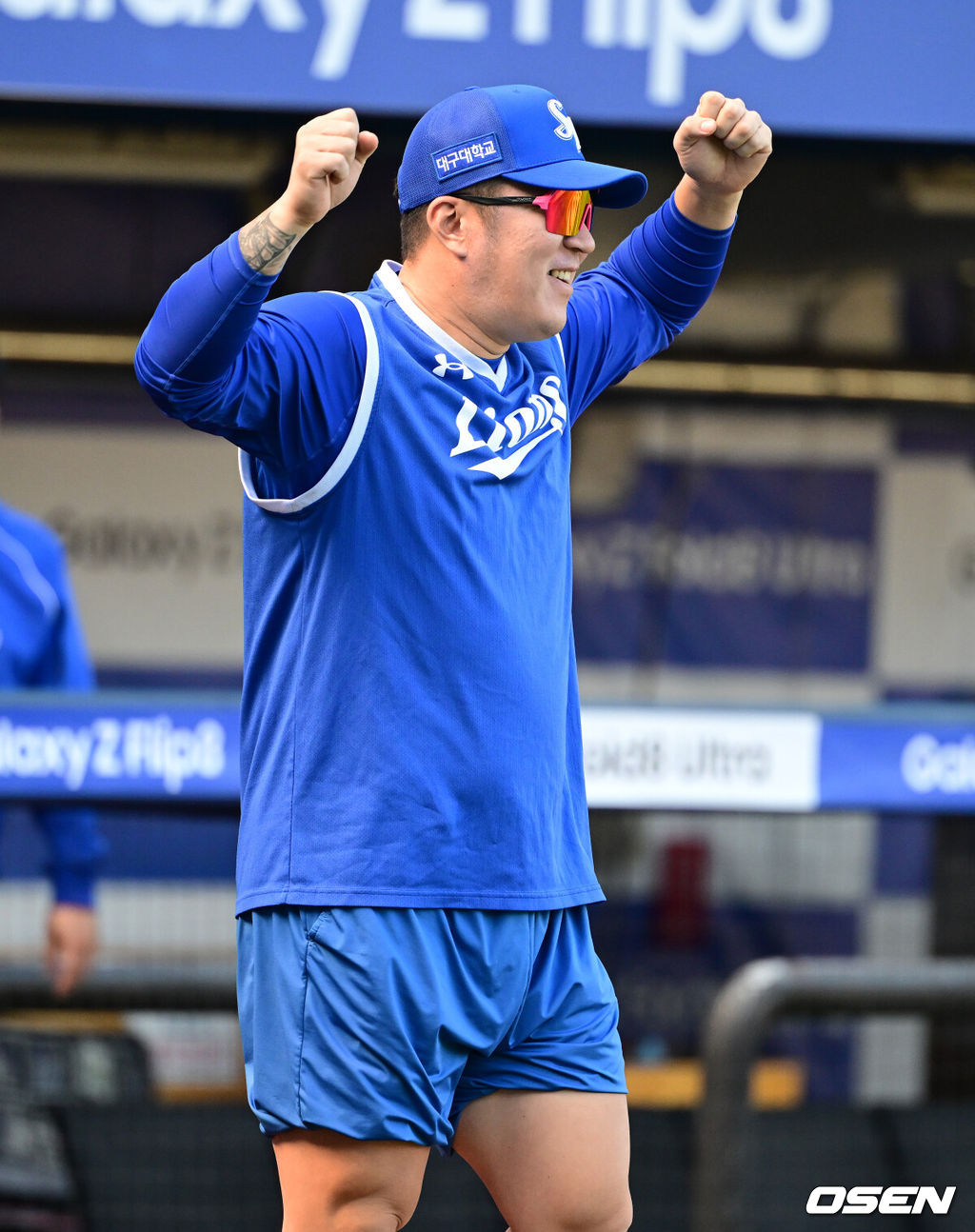 26일 대구삼성라이온즈파크에서 2026 신한 SOL KBO 플레이오프 1차전 삼성 라이온즈와 KIA 타이거즈의 경기가 열렸다.비로 하루 미뤄진 가을야구, 선발 맞대결에는 변화가 없다. 삼성은 크리스 페덱, KIA는 제임스 네일이 나섰다.삼성 최형우가 훈련을 하고 있다. 2026.10.26 / jpnews@osen.co.kr