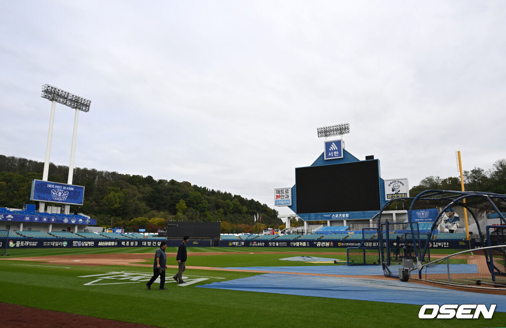 26일 대구 삼성라이온즈파크에서 ‘2026 신한 SOL KBO 플레이오프’ 1차전 삼성 라이온즈와 KIA 타이거즈의 경기가 열렸다. 삼성은 크리스 페덱, KIA는 제임스 네일을 선발로 내세웠다.비가 그친 삼성라이온즈파크. 2026.10.26 /sunday@osen.co.kr
