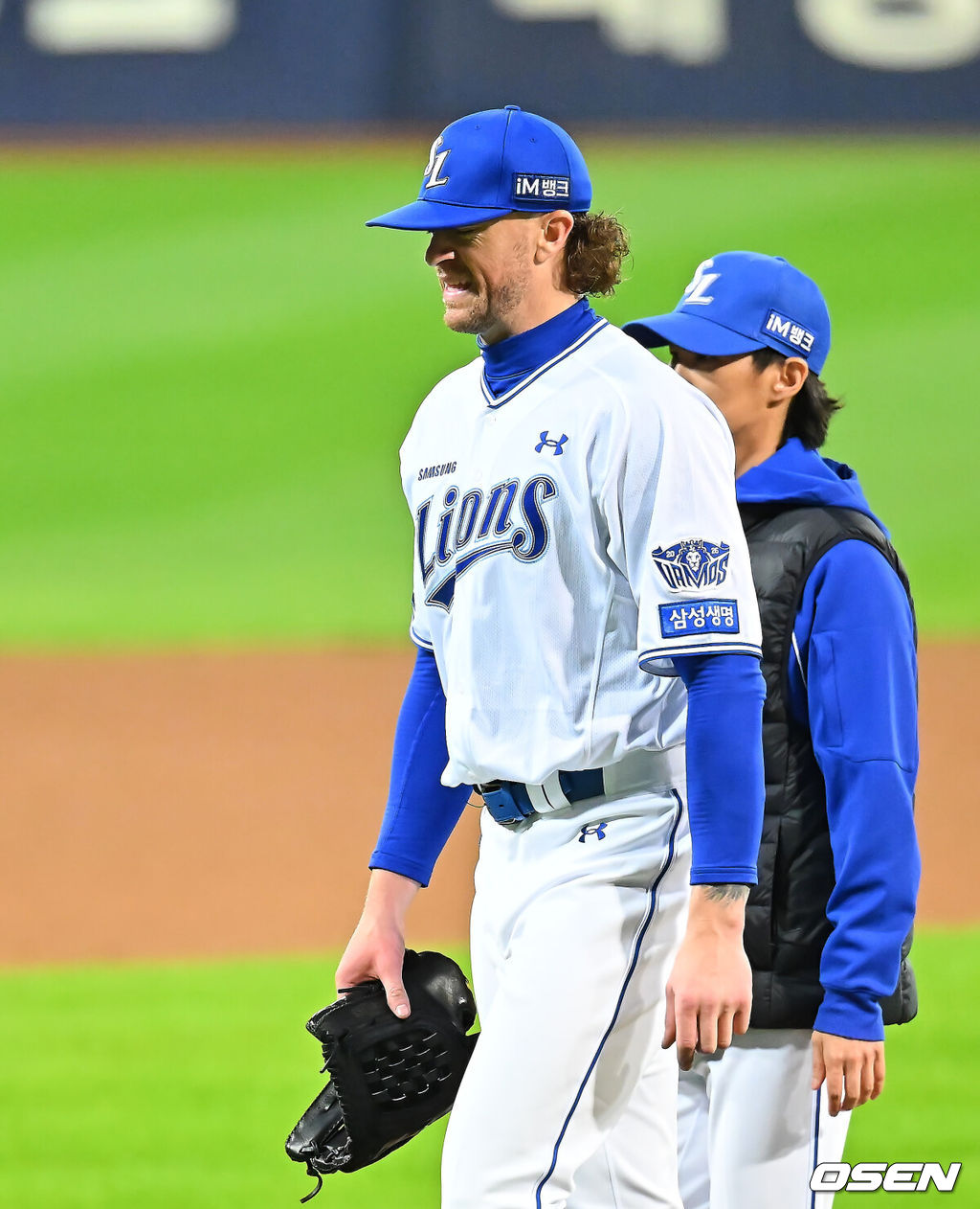 26일 대구삼성라이온즈파크에서 2026 신한 SOL KBO 플레이오프 1차전 삼성 라이온즈와 KIA 타이거즈의 경기가 열렸다. 비로 하루 미뤄진 가을야구, 선발 맞대결에는 변화가 없다. 삼성은 크리스 페덱, KIA는 제임스 네일이 나섰다.삼성 라이온즈 선발투수 페덱이 5회초 교체되고 있다. 2026.10.26 / foto0307@osen.co.kr