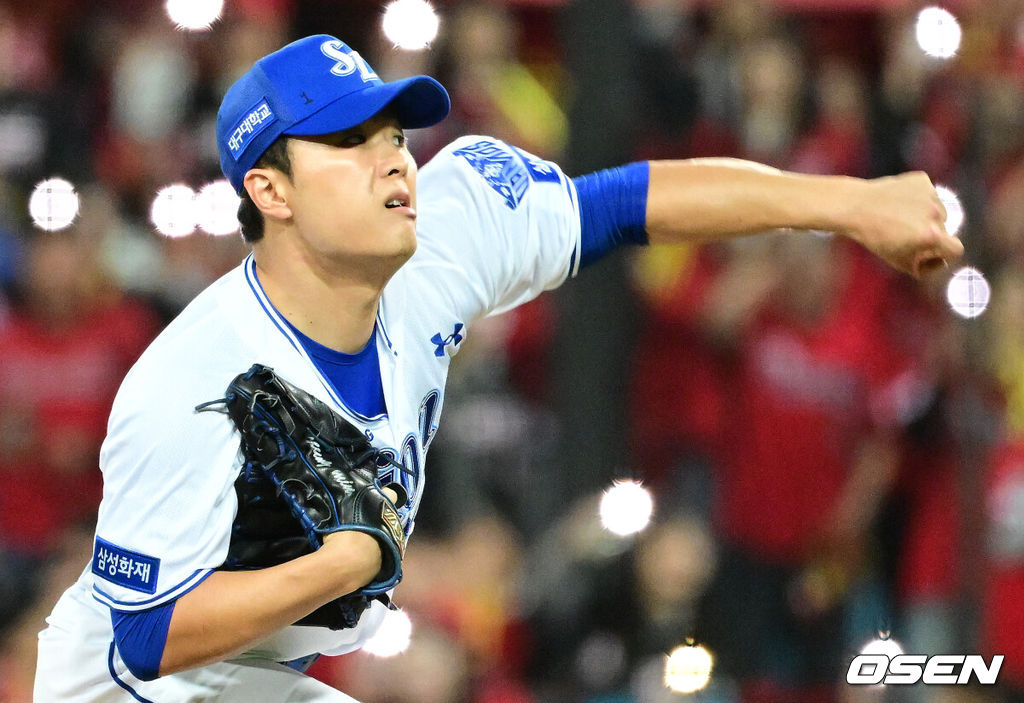 26일 대구삼성라이온즈파크에서 2026 신한 SOL KBO 플레이오프 1차전 삼성 라이온즈와 KIA 타이거즈의 경기가 열렸다.비로 하루 미뤄진 가을야구, 선발 맞대결에는 변화가 없다. 삼성은 크리스 페덱, KIA는 제임스 네일이 나섰다.8회초 삼성 이승민이 역투하고 있다. 2026.10.26 / jpnews@osen.co.kr