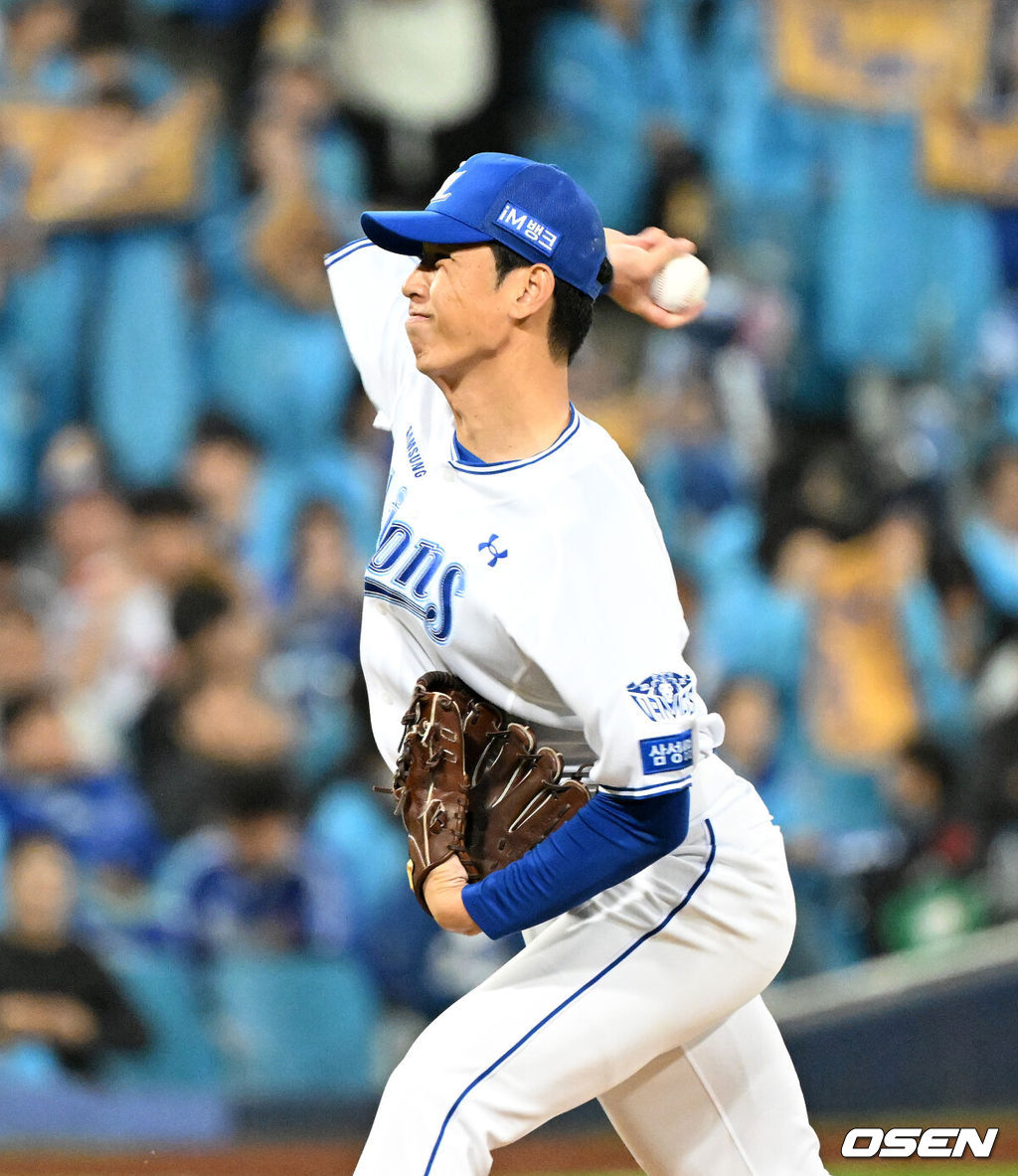 26일 대구삼성라이온즈파크에서 2026 신한 SOL KBO 플레이오프 1차전 삼성 라이온즈와 KIA 타이거즈의 경기가 열렸다.비로 하루 미뤄진 가을야구, 선발 맞대결에는 변화가 없다. 삼성은 크리스 페덱, KIA는 제임스 네일이 나섰다.9회초 무사에서 삼성 사토시가 역투하고 있다. 2026.10.26 /sunday@osen.co.kr