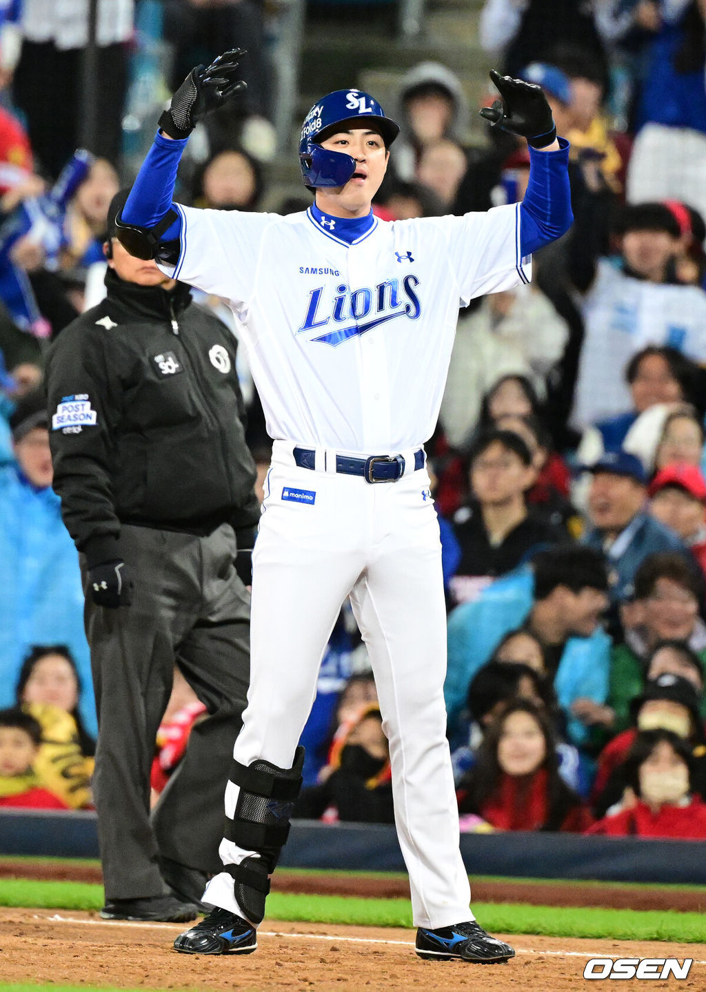 27일 대구삼성라이온즈파크에서 2026 신한 SOL KBO 플레이오프 2차전 삼성 라이온즈와 KIA 타이거즈의 경기가 열렸다.삼성은 아리엘 후라도, KIA는 애덤 올러가 선발로 나섰다.3회말 2사 2루에서 삼성 구자욱이 역전 1타점 우중간 적시타를 날리며 기뻐하고 있다. 2026.10.27 / jpnews@osen.co.kr