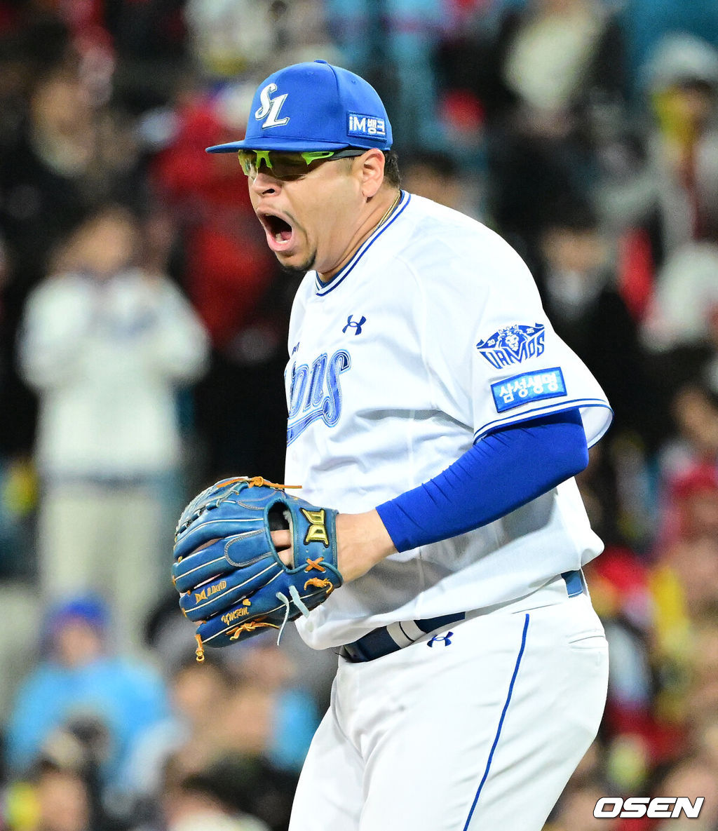 27일 대구삼성라이온즈파크에서 2026 신한 SOL KBO 플레이오프 2차전 삼성 라이온즈와 KIA 타이거즈의 경기가 열렸다.삼성은 아리엘 후라도, KIA는 애덤 올러가 선발로 나섰다.4회초 2사에서 삼성 후라도가 KIA 한준수를 삼진 처리하며 포효하고 있다. 2026.10.27 / jpnews@osen.co.kr
