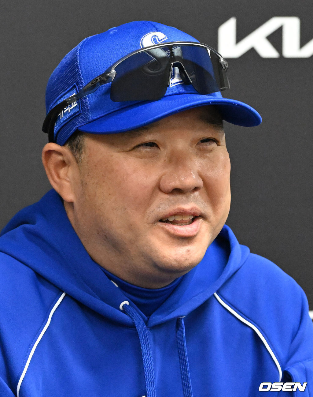 29일 광주-기아 챔피언스필드에서 2026 신한 SOL KBO 플레이오프 3차전 KIA 타이거즈와 삼성 라이온즈의 경기가 열렸다.KIA는 시라카와, 삼성은 최원태를 선발로 내세웠다.경기에 앞서 삼성 박진만 감독이 인터뷰를 하고 있다. 2026.10.29 /sunday@osen.co.kr