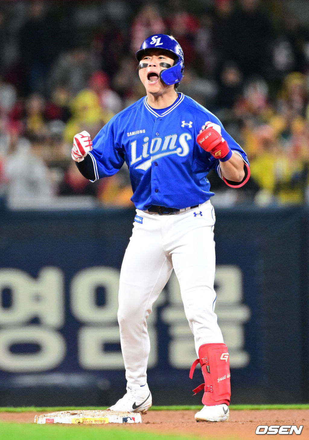 29일 광주-기아 챔피언스필드에서 2026 신한 SOL KBO 플레이오프 3차전 KIA 타이거즈와 삼성 라이온즈의 경기가 열렸다.KIA는 시라카와, 삼성은 최원태를 선발로 내세웠다.7회초 2사 2루에서 삼성 박승규가 1타점 적시 2루타를 날리며 기뻐하고 있다. 2026.10.29 / jpnews@osen.co.kr