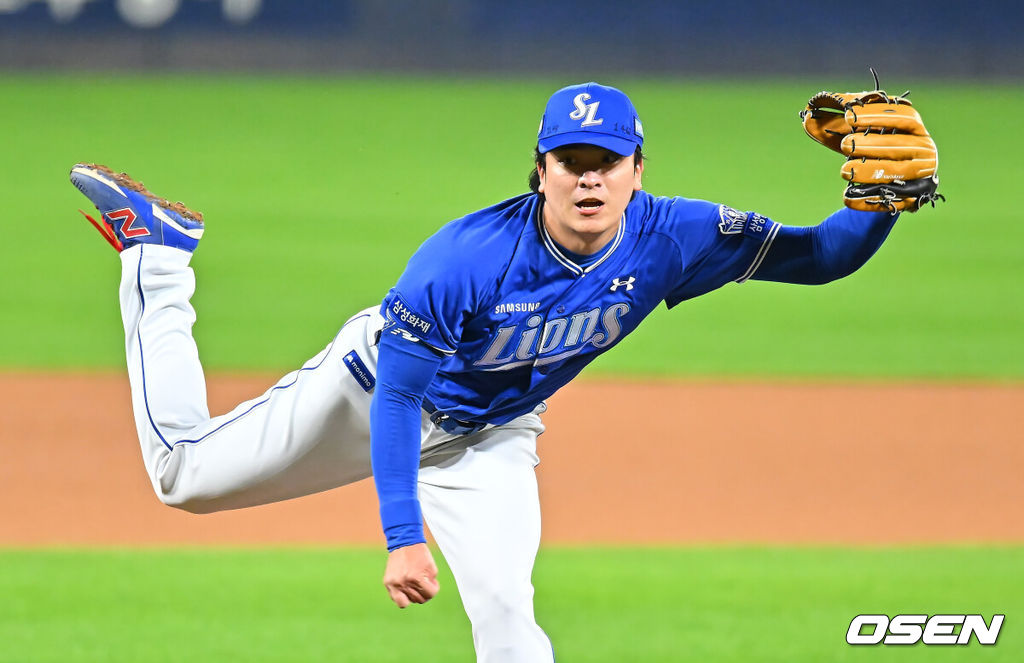 29일 광주-기아챔피언스필드에서 2026 신한 SOL KBO 플레이오프 3차전 KIA 타이거즈와 삼성 라이온즈의 경기가 열렸다. 홈팀 KIA는 시라카와가, 방문팀 삼성은 최원태가 선발 출전했다.삼성 라이온즈 이재희가 역투하고 있다. 2026.10.29 / foto0307@osen.co.kr