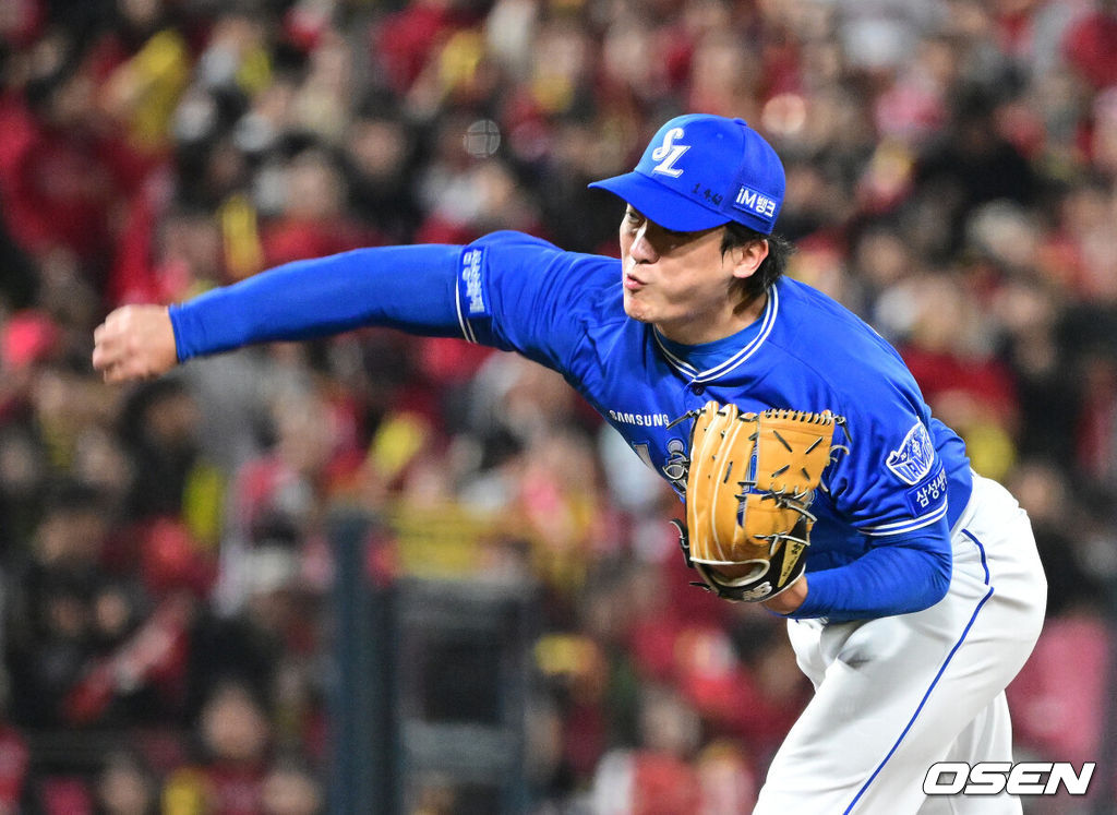 29일 광주-기아 챔피언스필드에서 2026 신한 SOL KBO 플레이오프 3차전 KIA 타이거즈와 삼성 라이온즈의 경기가 열렸다.KIA는 시라카와, 삼성은 최원태를 선발로 내세웠다.4회말 삼성 이재희가 역투하고 있다. 2026.10.29 / jpnews@osen.co.kr