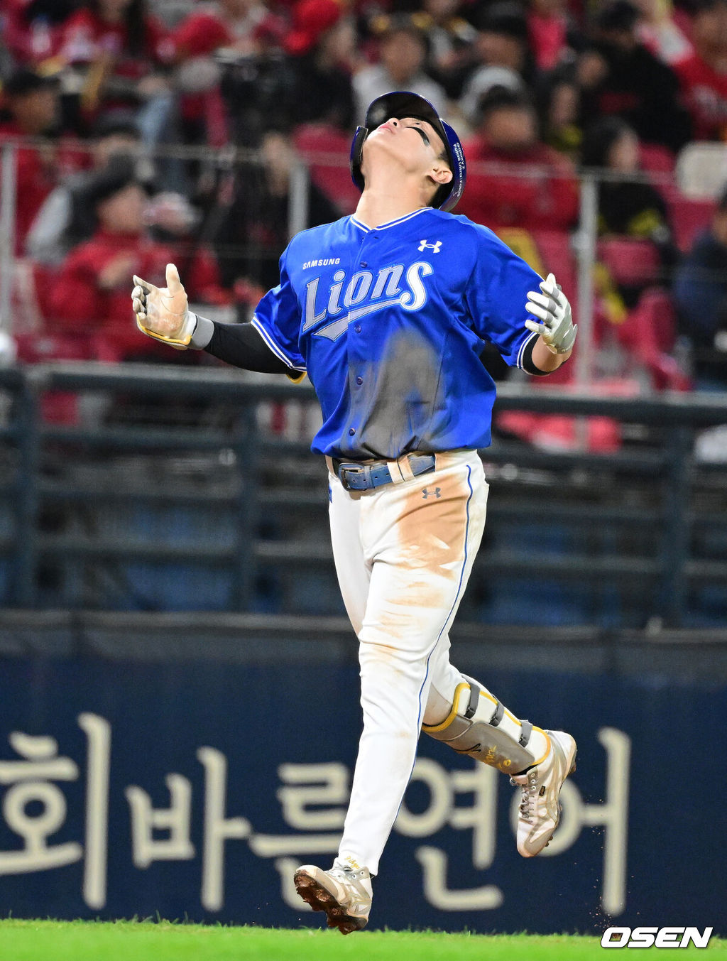 29일 광주-기아 챔피언스필드에서 2026 신한 SOL KBO 플레이오프 3차전 KIA 타이거즈와 삼성 라이온즈의 경기가 열렸다.KIA는 시라카와, 삼성은 최원태를 선발로 내세웠다.5회초 1사 1루에서 삼성 류지혁이 역전 우월 투런포를 날리며 기뻐하고 있다. 2026.10.29 / jpnews@osen.co.kr
