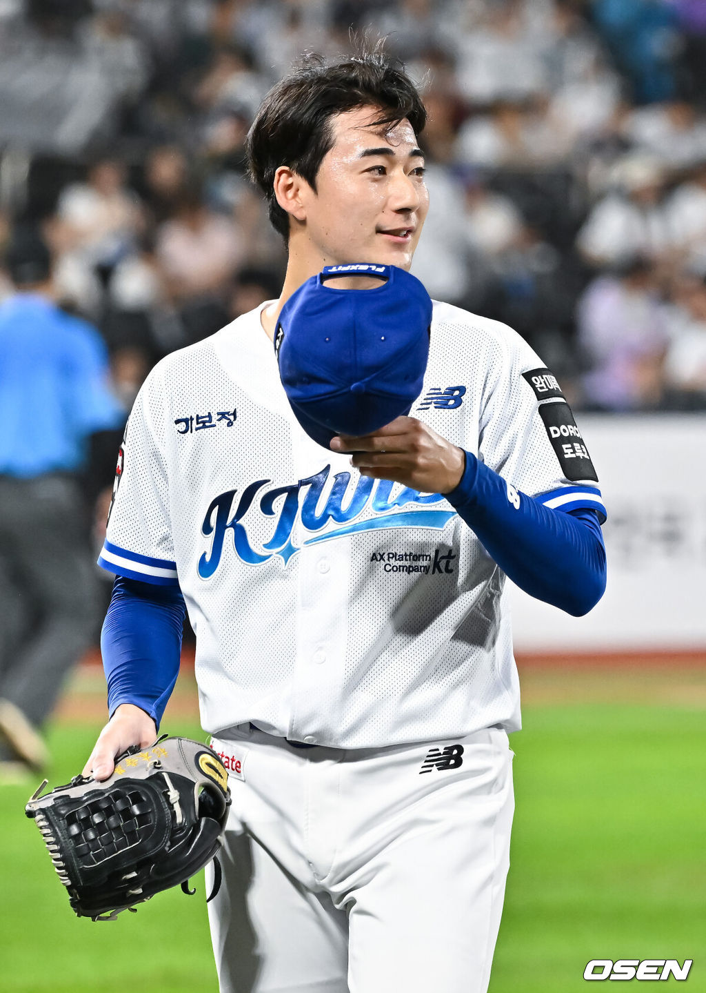 21일 오후 수원 KT위즈파크에서 열린 2026 신한 SOL KBO리그 KT 위즈와 두산 베어스의 경기가 진행됐다.이날 경기 KT는 오원석을, 두산은 벤자민을 선발투수로 내세웠다. 7회초 1사 1,3루 SSG 스기모토가 두산 박찬호를 병살타 잡은뒤 기뻐하고 있다.   2026.07.21 / soul1014@osen.co.kr