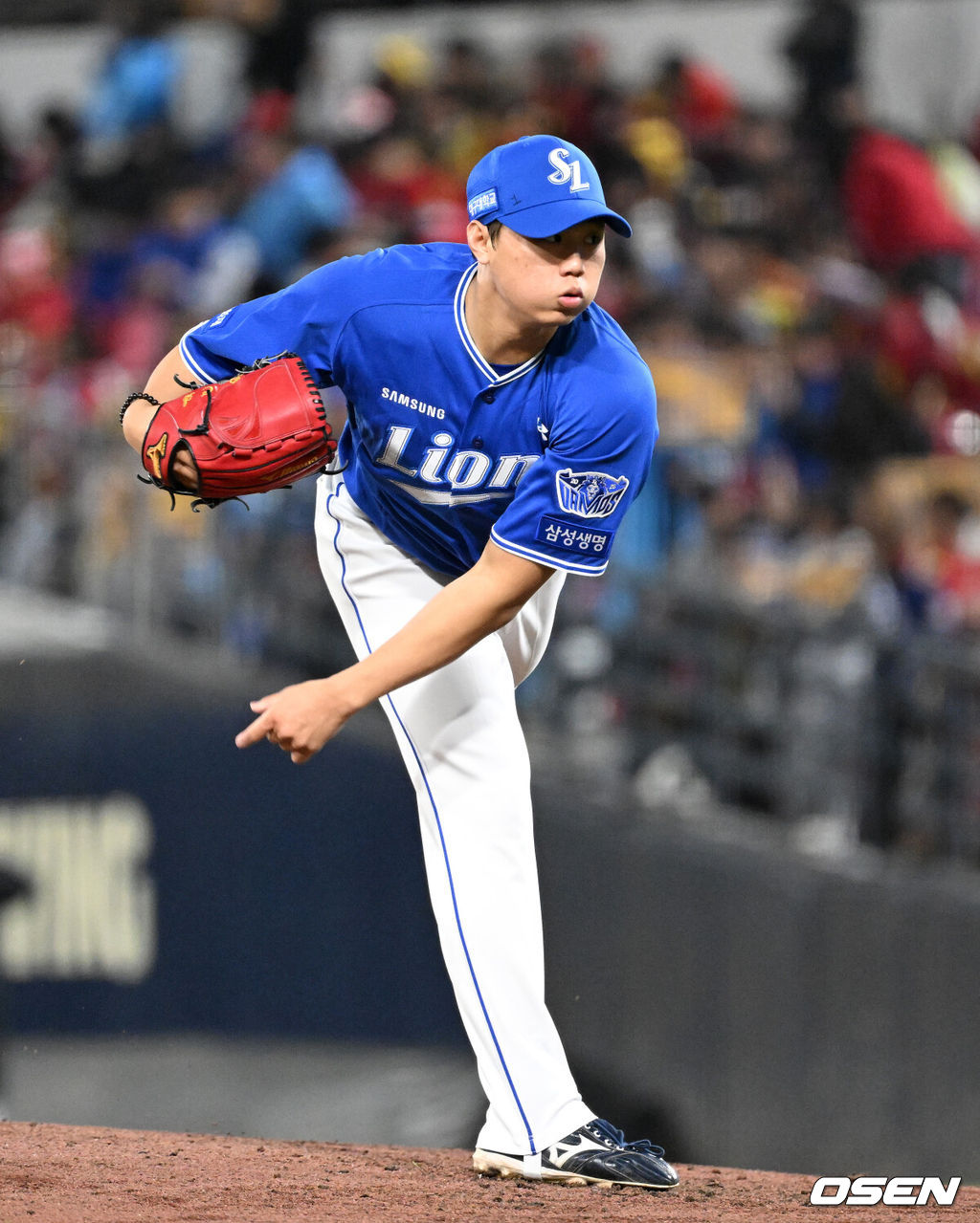 29일 광주-기아 챔피언스필드에서 2026 신한 SOL KBO 플레이오프 3차전 KIA 타이거즈와 삼성 라이온즈의 경기가 열렸다.KIA는 시라카와, 삼성은 최원태를 선발로 내세웠다.3회말 삼성 배찬승이 역투하고 있다. 2026.10.29 /sunday@osen.co.kr