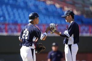 U-18 야구대표팀 투수 김택연(오른쪽), 포수 이율예. /WBSC 홈페이지