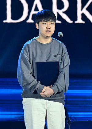 [사진] 2023 대한민국 게임대상 굿게임상을 수상한 올드아이스 박재형 대표 - OSEN